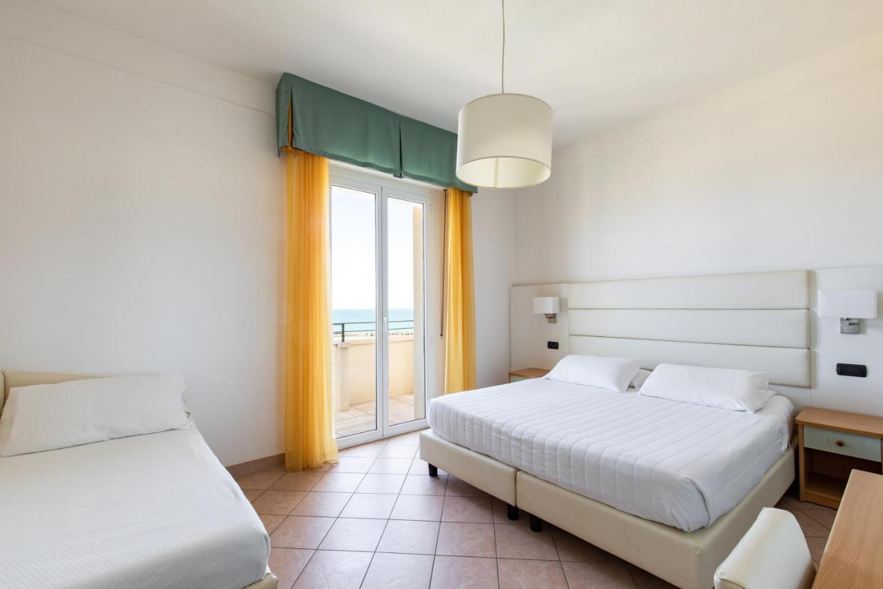 Hotel Palos Rimini Exterior foto