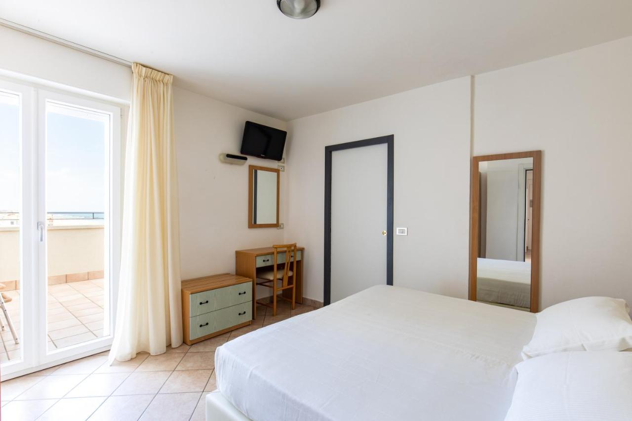 Hotel Palos Rimini Exterior foto
